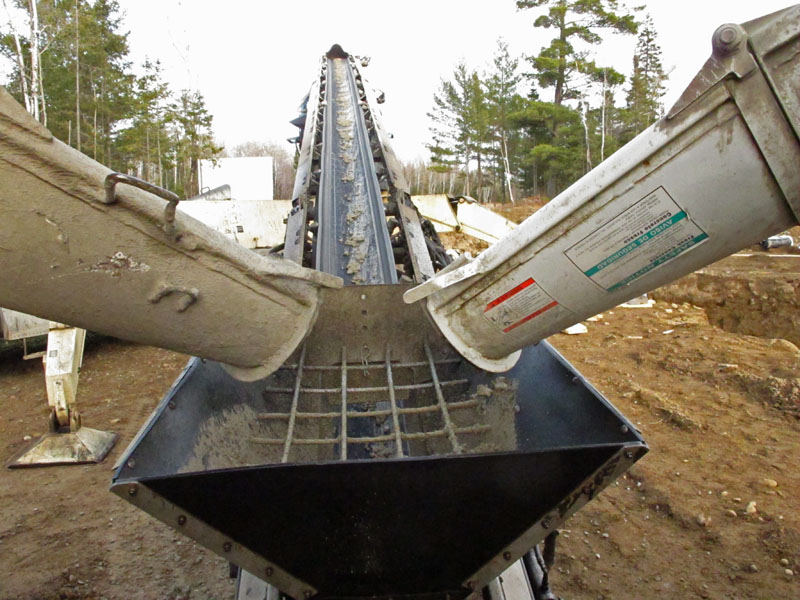 100-ft long concrete conveyor crane - Nov 20, 2012
