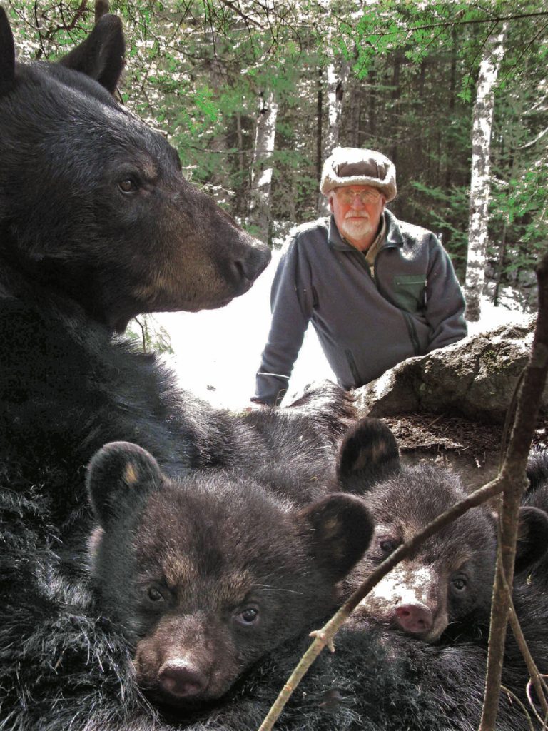 Lynn with June and cubs - 2009