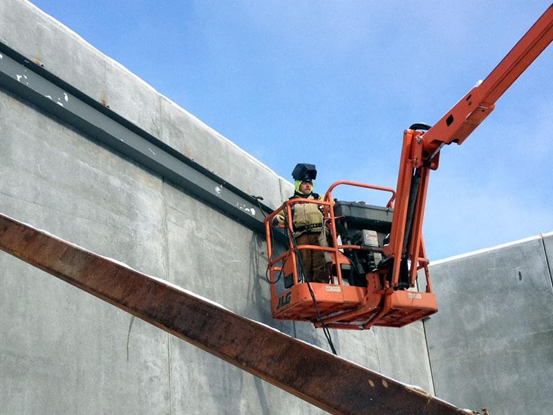 Steel worker on lift - Jan 31, 2013