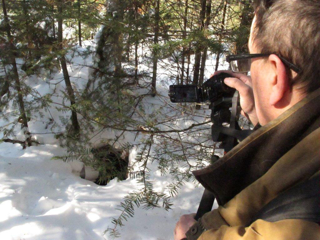 Verizon videoing at Jewel's den