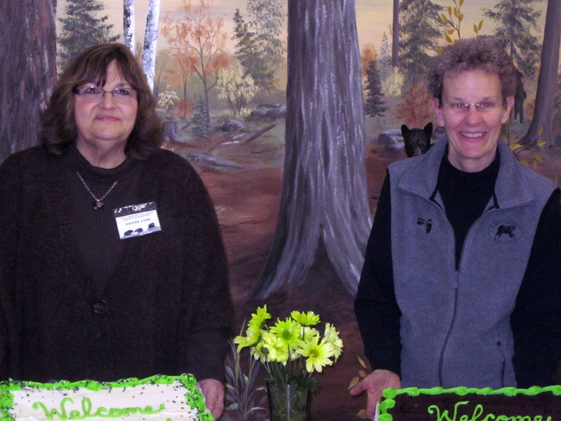 Nadine and Judy pose with their cakes