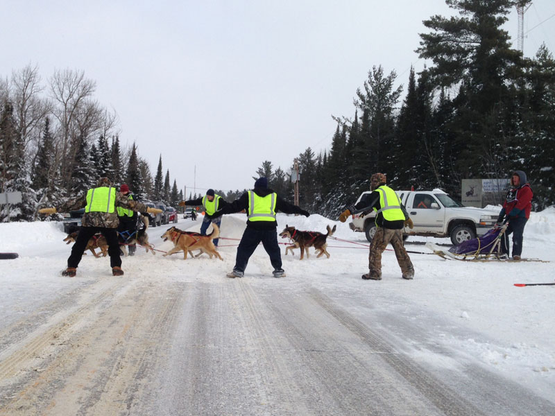 Team crossing Hwy 21