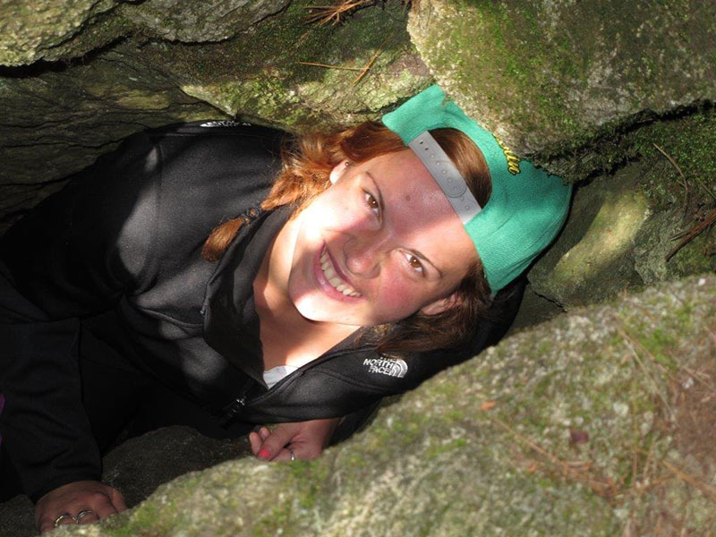 20140804 Lizzy explores deep rock den