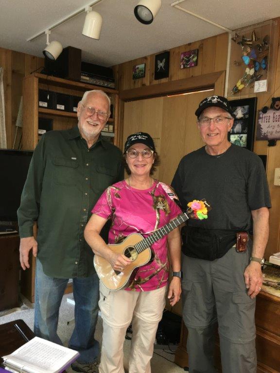 Lynn, Kim, and Al Garber