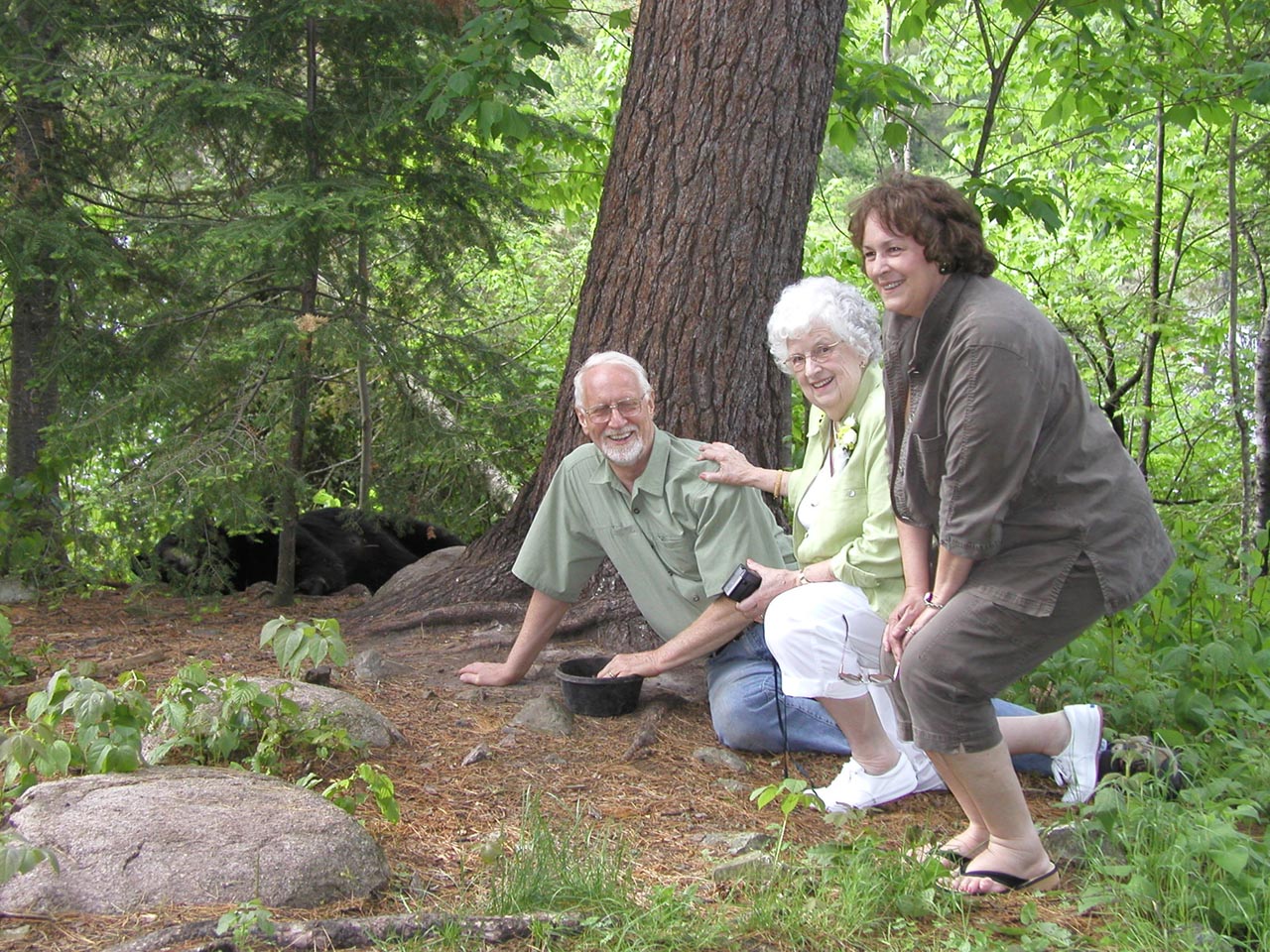 Lynn, Gerry and Linda with resting bear 6-2004